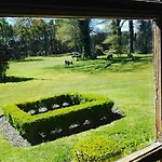 Les Hotes Des Guillemets Bed and breakfast 3*