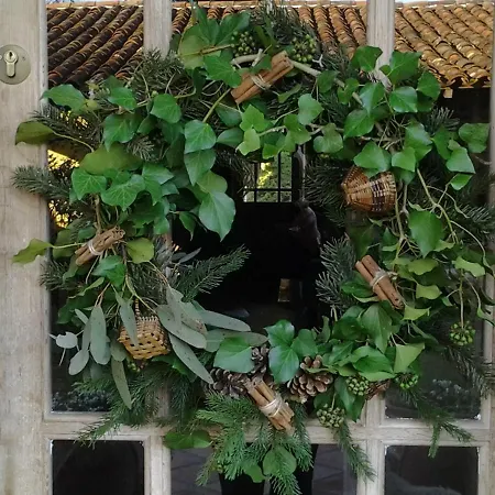 Les Hotes Des Guillemets Laglorieuse