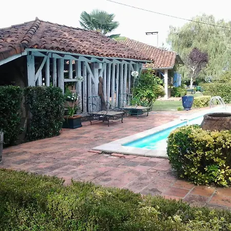 Bed & Breakfast Les Hotes Des Guillemets Laglorieuse
