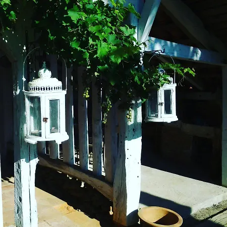 Les Hotes Des Guillemets 3*