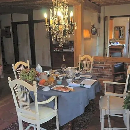 Les Hotes Des Guillemets Couette-café
