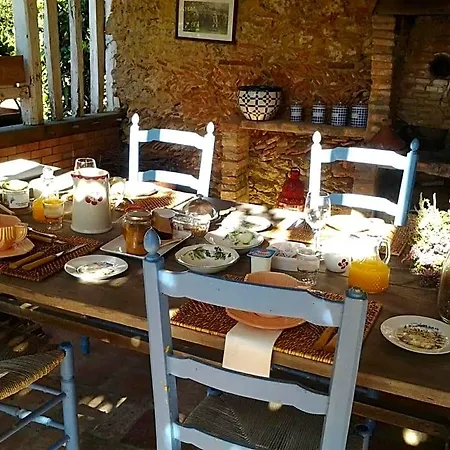 Couette-café Les Hotes Des Guillemets 3*