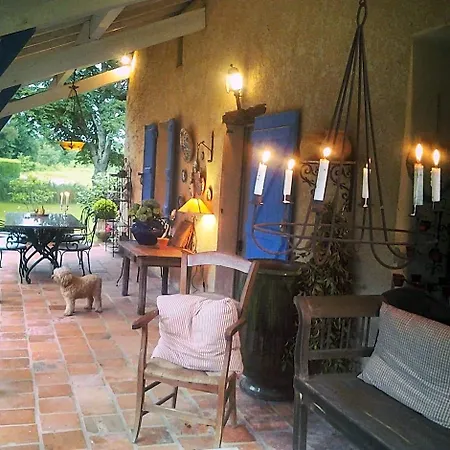 Couette-café Les Hotes Des Guillemets 3*